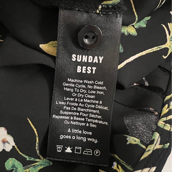 ARITZIA Sunday Best Black Floral Crop Button Down Blouse, Aritzia top, Sleeved - Picture 4 of 6